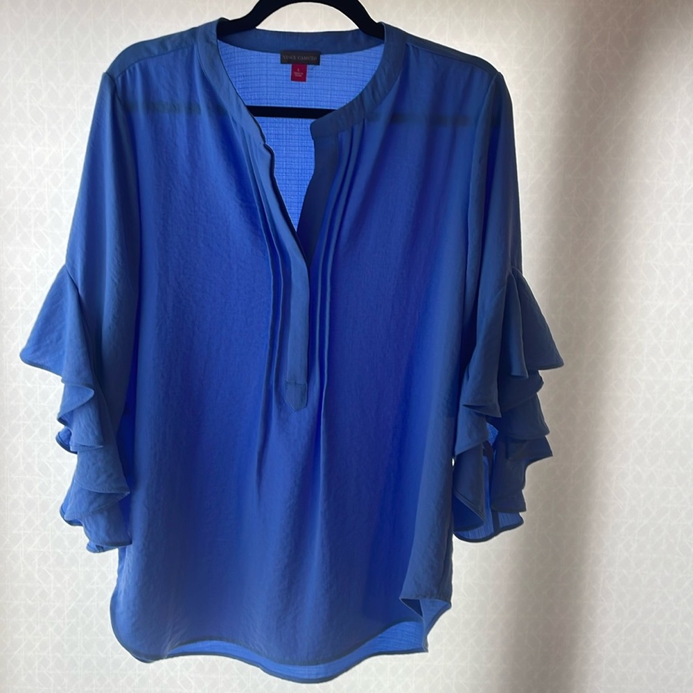 Vince camuto flowy top